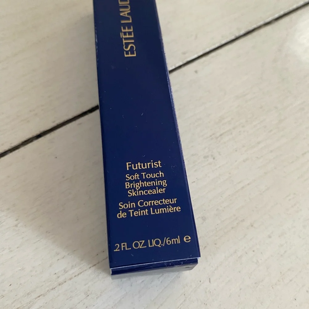 Estee Lauder Futurist Soft Touch Concealer - Cream